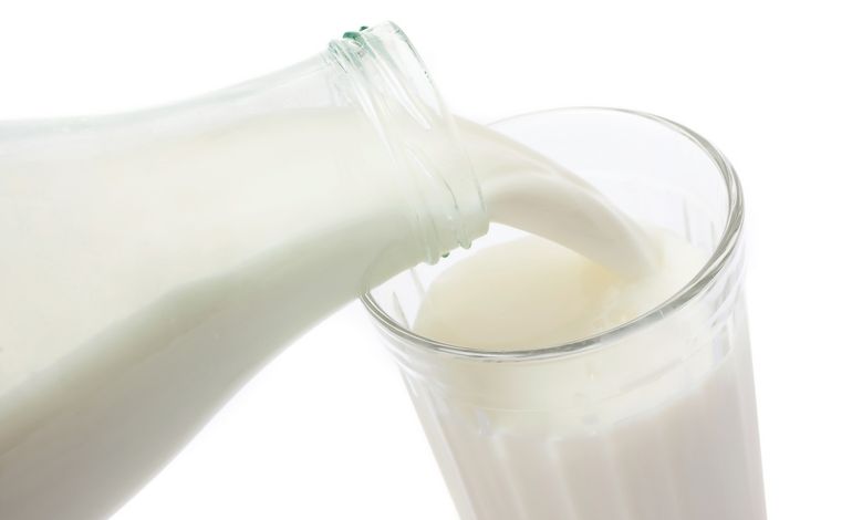 50532. Prix du lait : une enseigne de la grande distribution visée par les syndicats agricoles