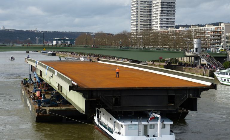 76540. Pont Mathilde à Rouen : un tronçon de travée neuf bientôt déposé