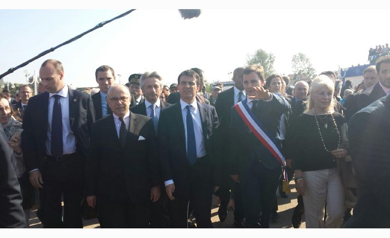 Le premier ministre, Manuel Valls, est arrivé à Ouistreham