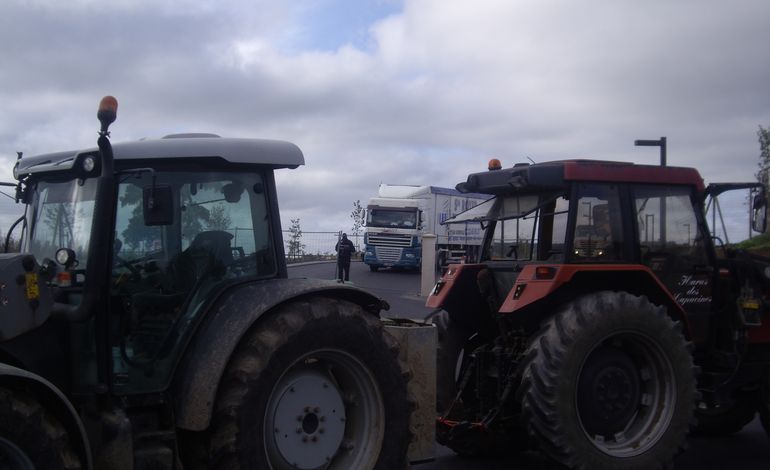 Le préfet de l'Orne veut le retrait d'un tracteur des opposants à GDE à Nonant-le-Pin
