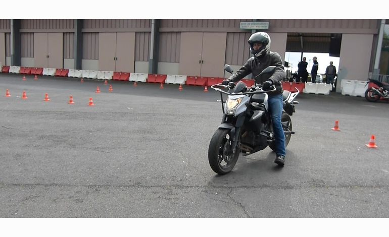 50502. Session de formation des motards avec ceux de la gendarmerie et de la police 