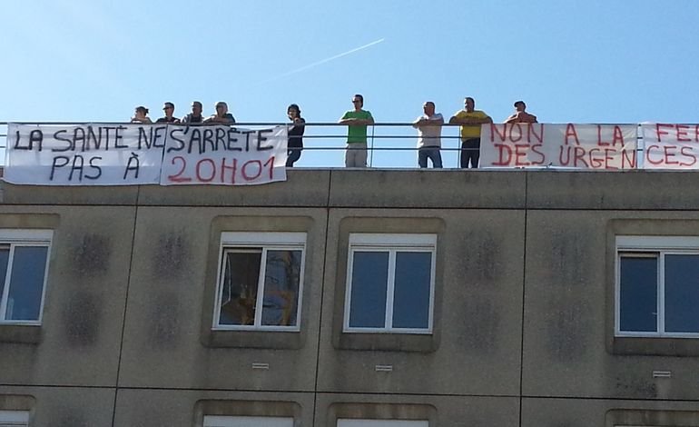 Hôpital de Valognes : les grévistes sur le toit !