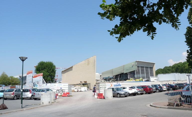 Stade Nautique de Caen : une déconstruction bien entamée