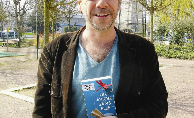 Rouen : Michel Bussi en dédicace à France Loisirs 