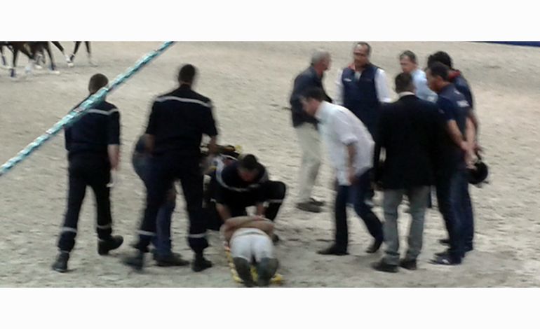 Spectaculaire accident de horse-ball à Saint-Lô, en plein match