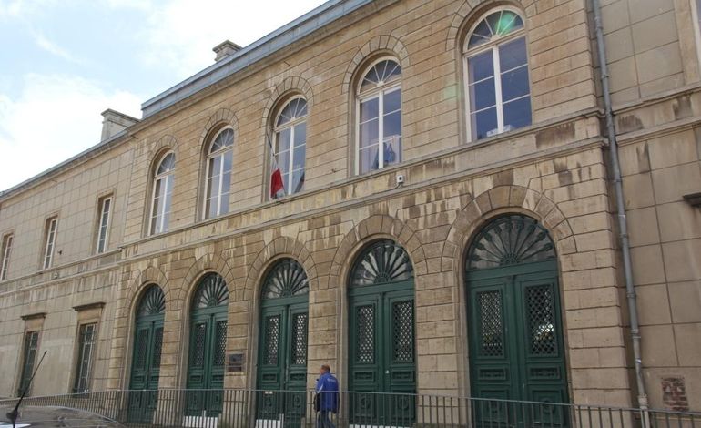 Cherbourg : il violente sa concubine et son fils de 4 ans
