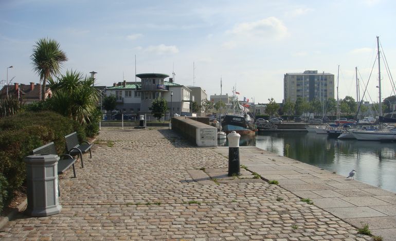 Cherbourg : rixe féminine sur le pont tournant