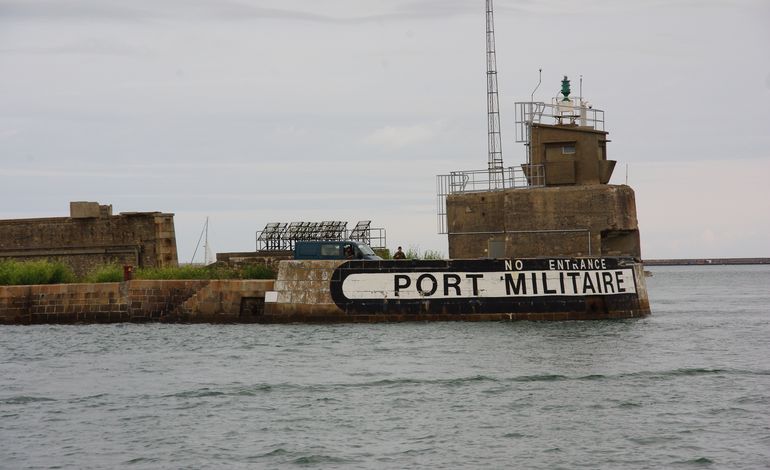 Base navale de Cherbourg : un colis suspect 