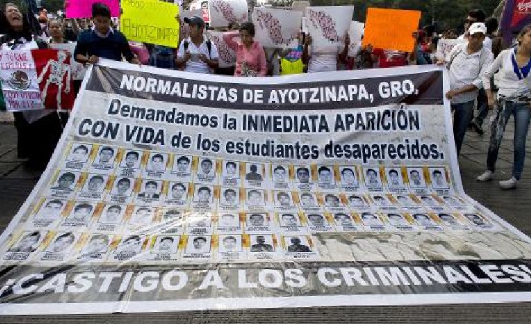 Mexico (AFP). Mexique: nouvelles fosses découvertes, l'espoir de revoir  vivants les 43 étudiants diminue