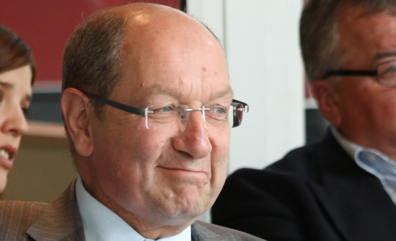 Six mois après sa défaite, l'ancien maire de Caen juge la relève