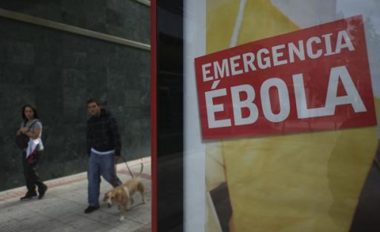 Madrid (AFP). Ebola: l'épidémie dépasse les 4.000 morts, la peur s'étend dans le monde