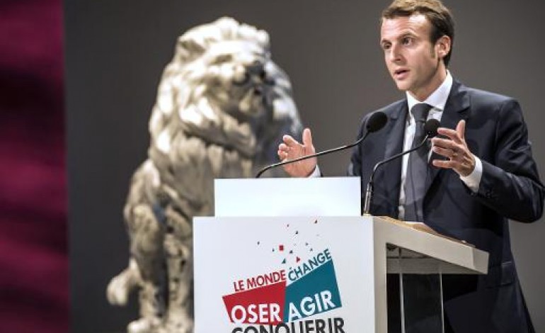 PARIS (AFP). Macron contesté au PS, le PRG menaçant, nouveaux tourments pour l'exécutif