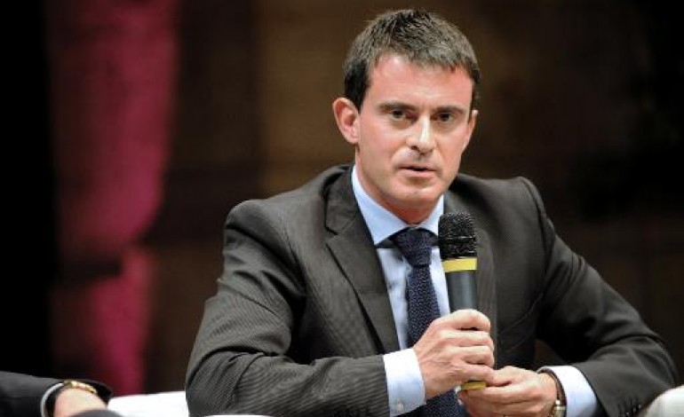 Paris (AFP). Grand Paris: Manuel Valls passe aux annonces concrètes lundi