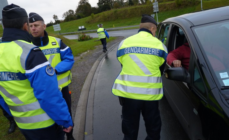 Opération coup de poing : 60 gendarmes encerclent Bayeux