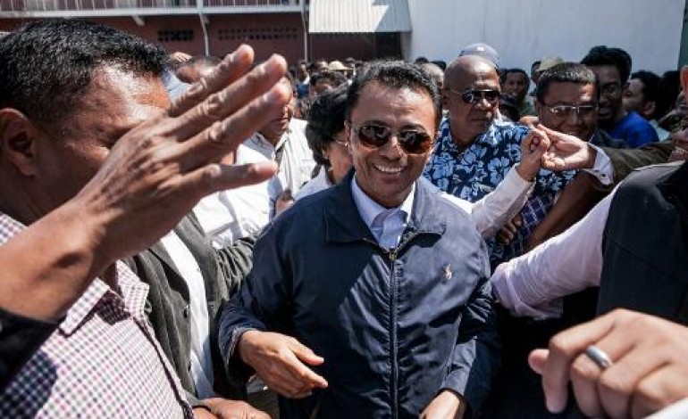 Antananarivo (AFP). Madagascar: Ravalomanana pas emprisonné mais mis en sécurité