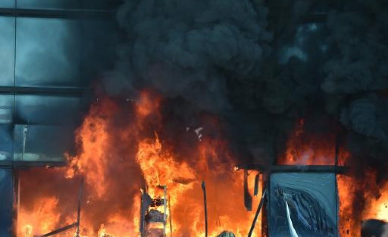 Chilpancingo (Mexique) (AFP). Mexique: des étudiants incendient le siège du gouvernement de Guerrero 