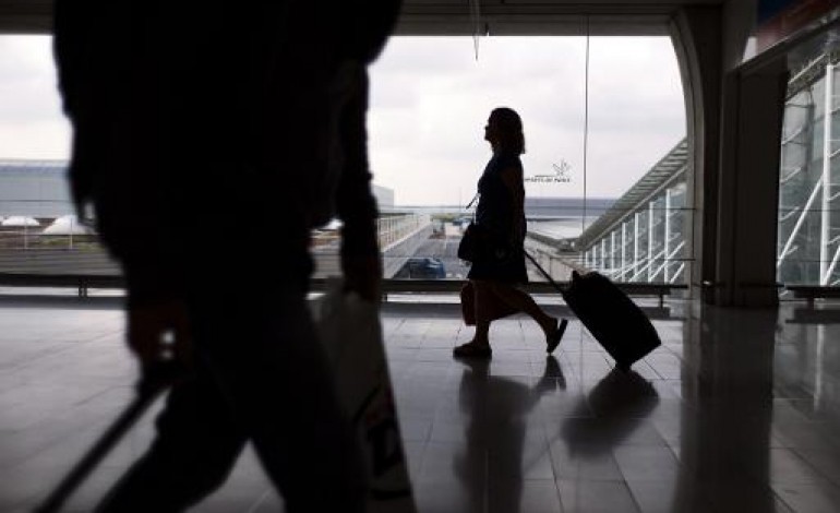PARIS (AFP). Ebola: la France va contrôler l'arrivée des vols en provenance de la zone touchée