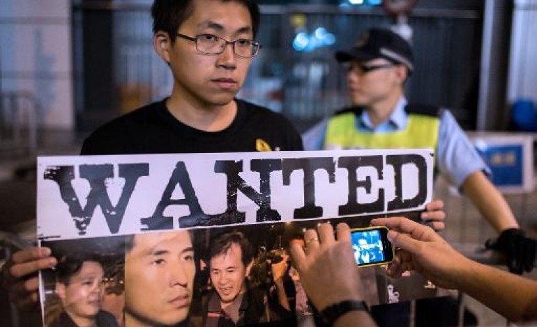 Hong Kong (AFP). Hong Kong: la police sous le feu des critiques après des violences