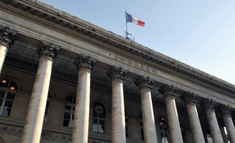 Paris (AFP). La Bourse de Paris accroît ses pertes et perd brièvement plus de 3%