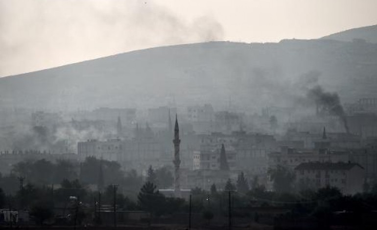 Mursitpinar (Turquie) (AFP). Syrie: nouvelles frappes à Kobané, l'Irak priorité de Washington