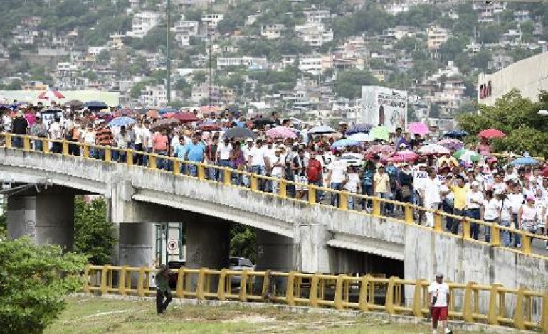 Acapulco  (Mexique) (AFP). Etudiants disparus au Mexique: des milliers de manifestants à Acapulco