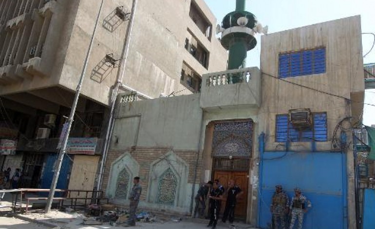 Bagdad (AFP). Irak: 15 morts dans un attentat contre une mosquée chiite à Bagdad