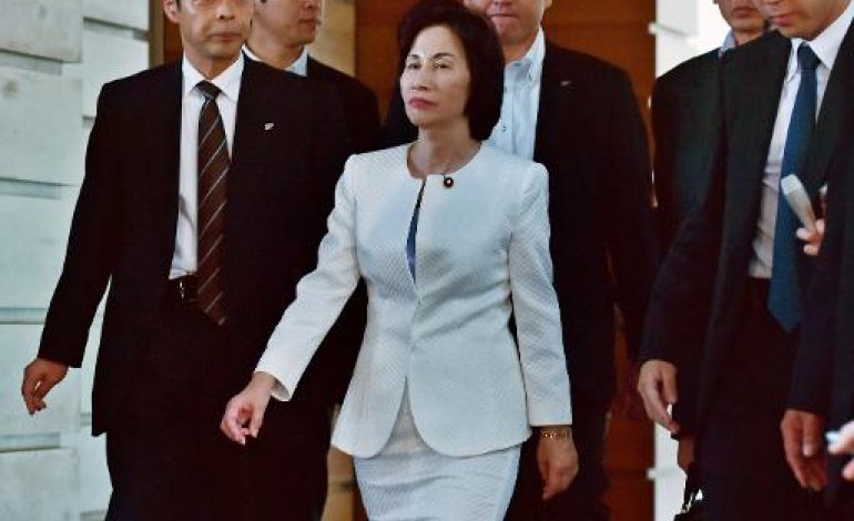 Tokyo (AFP). Japon: deux ministres démissionnent, premier gros revers pour Shinzo Abe