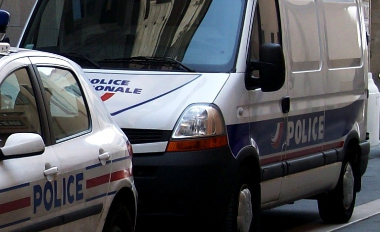 Rouen : Il fuit les policiers, les frappe et les insulte toute la nuit