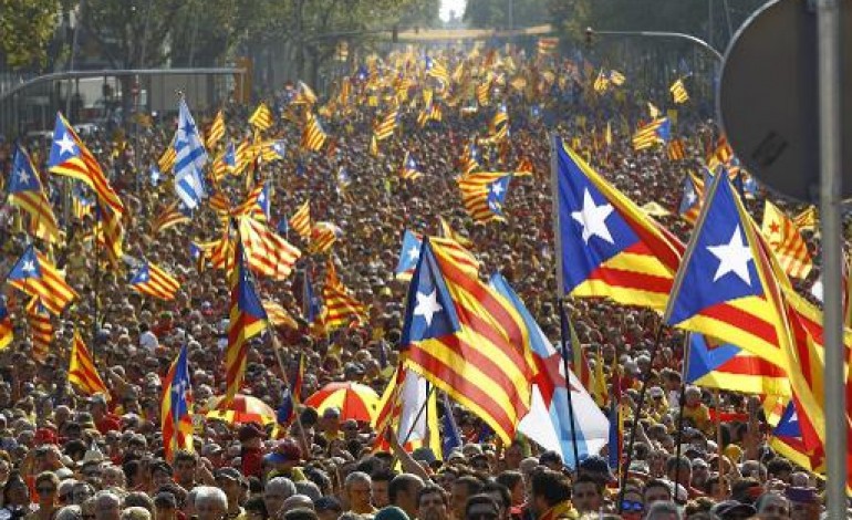 Barcelone (AFP). La Catalogne défie la justice et maintient un vote sur l'indépendance 