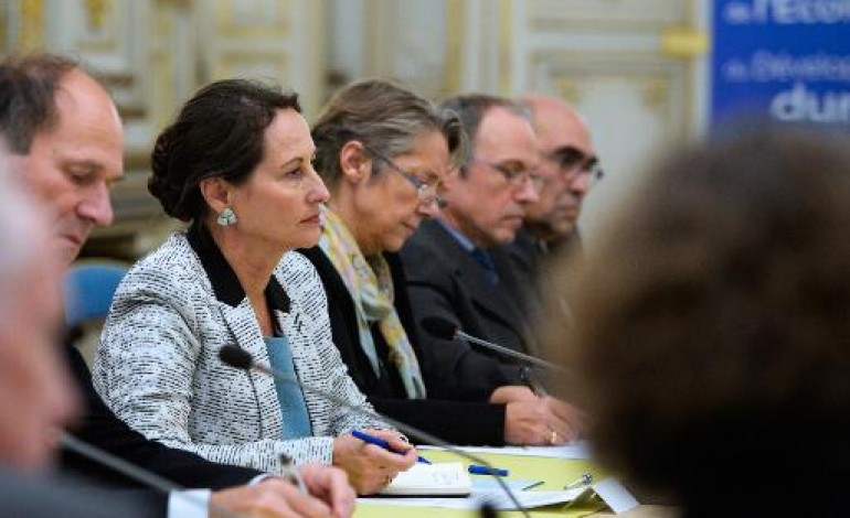 Paris (AFP). Barrage de Sivens: les acteurs réunis autour de Royal, favorable au compromis