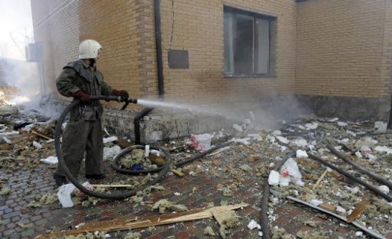 Donetsk (Ukraine) (AFP). Ukraine: deux victimes de bombardements, Kiev se prépare à une offensive