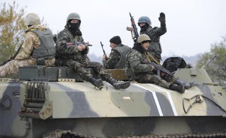 Kiev (AFP). Ukraine: contrôle des passeports autour de l'Est rebelle, l'UE réfléchit aux sanctions