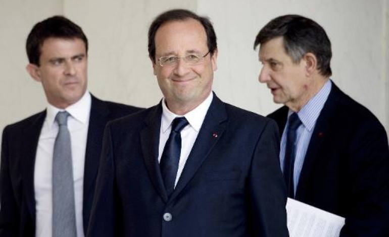 Paris (AFP). Affaire Jouyet/Fillon: Valls ne commente pas, appelle au rassemblement