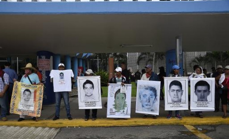 Acapulco (Mexique) (AFP). Disparus au Mexique: les parents reçus par le ministre de la Justice