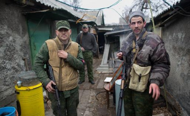 Kiev (AFP). Menacée de nouvelles sanctions, la Russie nie avoir des troupes en Ukraine