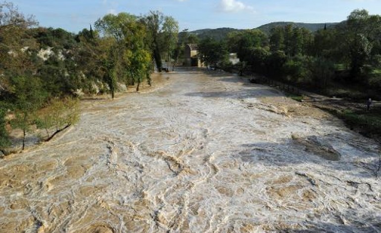 Montpellier (AFP). Une voiture emportée par les eaux dans le Gard: un mort, 2 disparus 