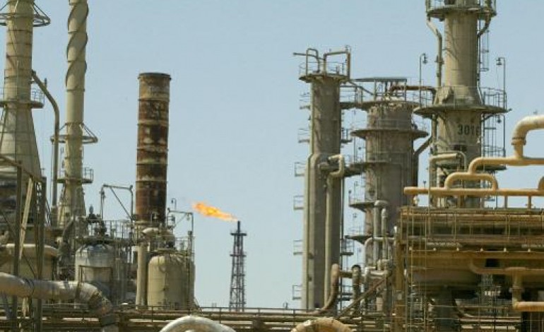 Kirkouk (Irak) (AFP). Irak: les forces gouvernementales brisent le siège de la principale raffinerie de pétrole