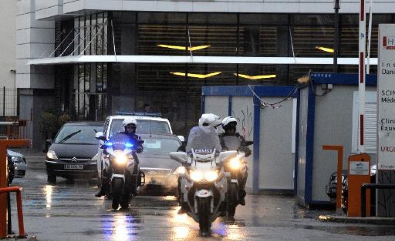 Grenoble (AFP). Le président algérien Bouteflika a quitté la clinique de Grenoble