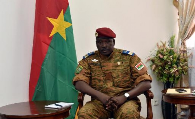 Ouagadougou (AFP). Burkina: les militaires rétablissent la Constitution