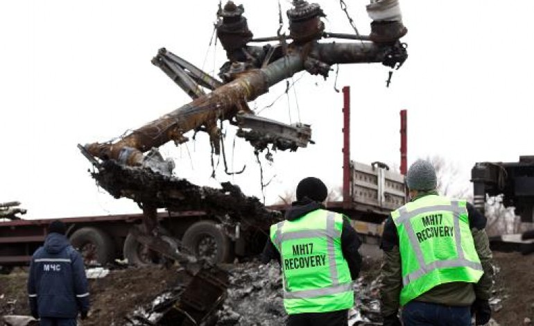 Grabove (Ukraine) (AFP). Ukraine: les débris de l'avion malaisien enfin en cours d'évacuation
