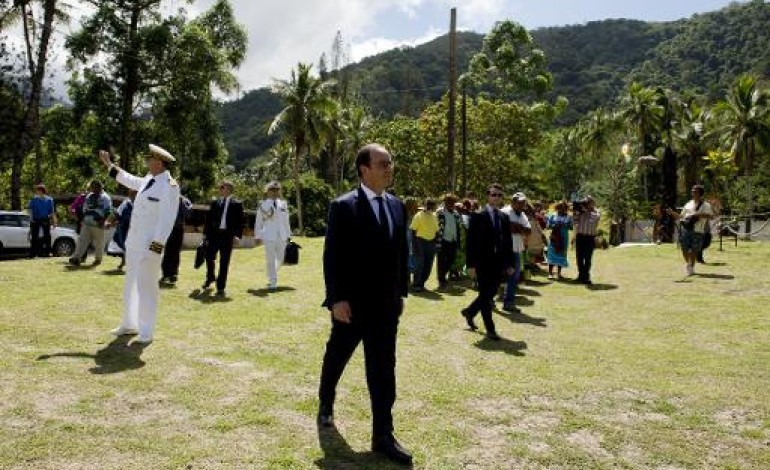 Nouméa (AFP). Nouvelle Calédonie: Hollande écarte toute alternative au référendum d'autodétermination