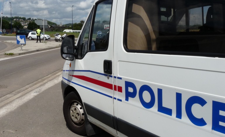 Sept clandestins interpellés dans un camion à Oissel près de Rouen