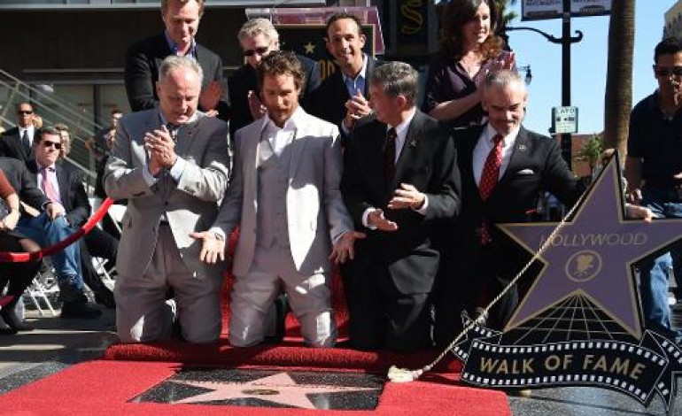 Los Angeles (AFP). Matthew McConaughey reçoit son étoile à Hollywood après une année étincelante