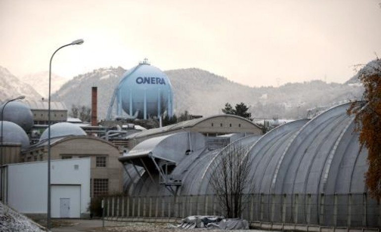 Modane (France) (AFP). Le centre français de recherche aérospatiale en quête d'avions futuristes