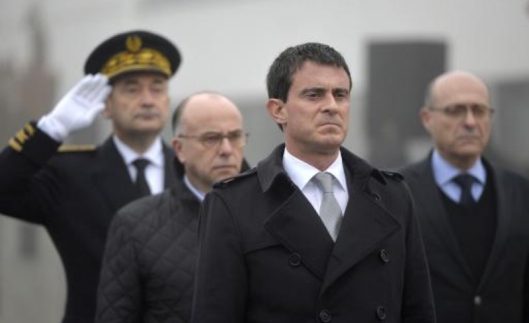 Beauvais (AFP). Valls annonce une baisse des cambriolages et des braquages en France