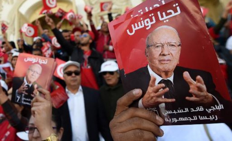 Tunis (AFP). La Tunisie vote pour sa première présidentielle de l'après-révolution