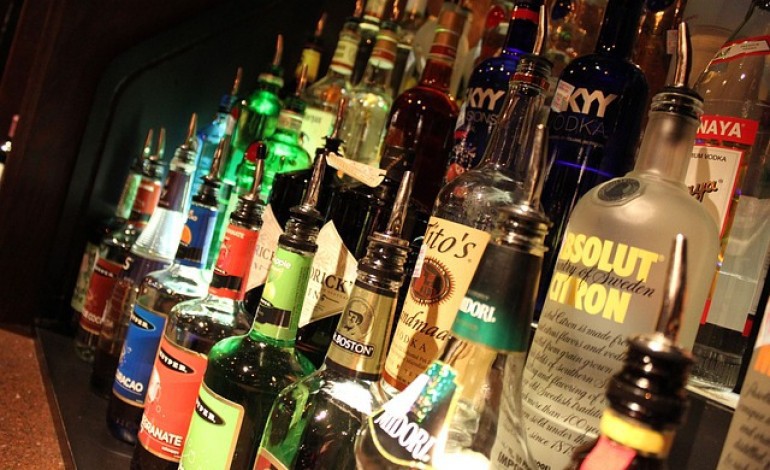 9 bars et épiceries condamnés pour tapage nocturne et vente illégale d'alcool