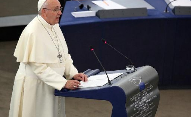 Strasbourg (AFP). A Strasbourg, le pape appelle l'Europe vieillie à se revigorer