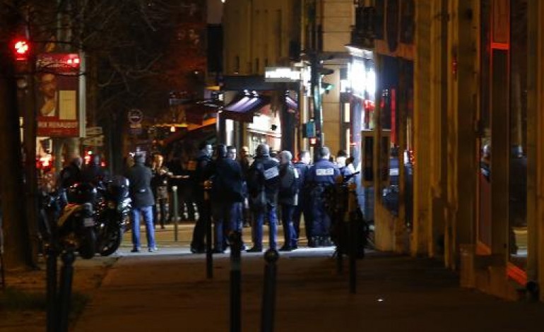 Paris (AFP). Bijouterie Cartier: les deux braqueurs se sont rendus, l'otage libéré