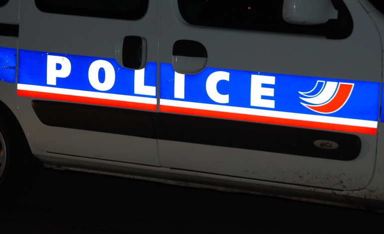 Quatre mineurs menaçants volent des portables à Rouen